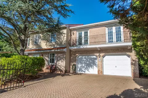11 Juniper Ct, Edison, NJ 08820 photo 1