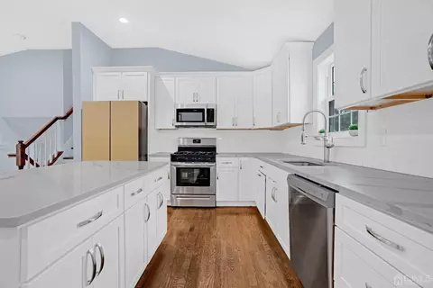 2 Hazel Ave, Edison, NJ 08820 photo 14