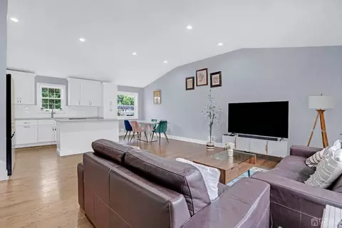 2 Hazel Ave, Edison, NJ 08820 photo 10