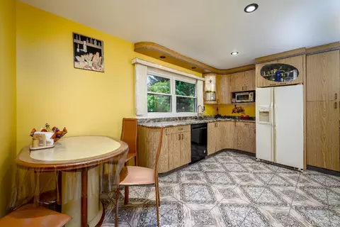 8 Lambert Ave, Edison, NJ 08817 photo 4