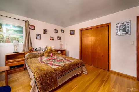 8 Lambert Ave, Edison, NJ 08817 photo 9