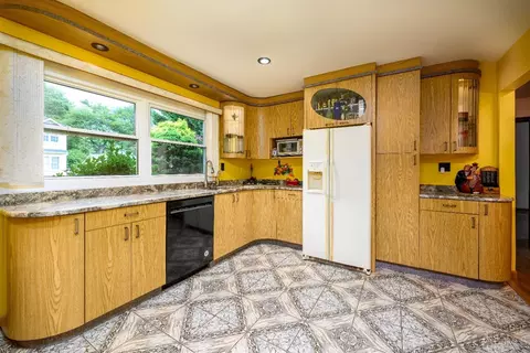 8 Lambert Ave, Edison, NJ 08817 photo 5