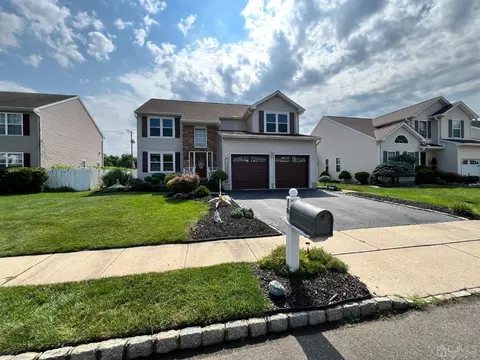 16 York Dr, Helmetta, NJ 08828 photo 1