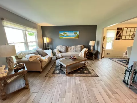 16 York Dr, Helmetta, NJ 08828 photo 4