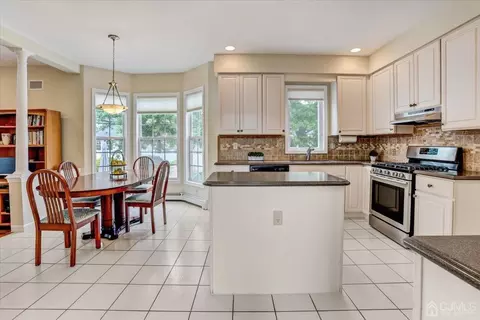 2 Lysbeth Ln, Matawan, NJ 07747 photo 21