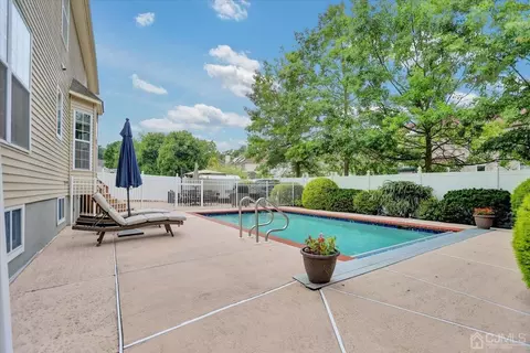 2 Lysbeth Ln, Matawan, NJ 07747 photo 8