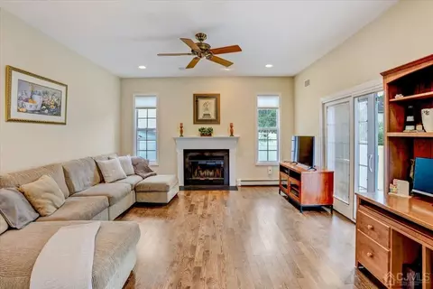 2 Lysbeth Ln, Matawan, NJ 07747 photo 23