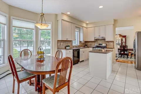 2 Lysbeth Ln, Matawan, NJ 07747 photo 19