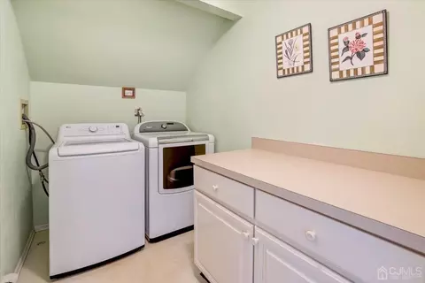 2 Lysbeth Ln, Matawan, NJ 07747 photo 29