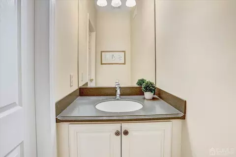 2 Lysbeth Ln, Matawan, NJ 07747 photo 15