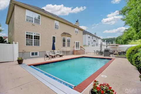 2 Lysbeth Ln, Matawan, NJ 07747 photo 7