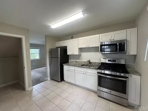 446 Old Post Rd, Edison, NJ 08817 photo 9