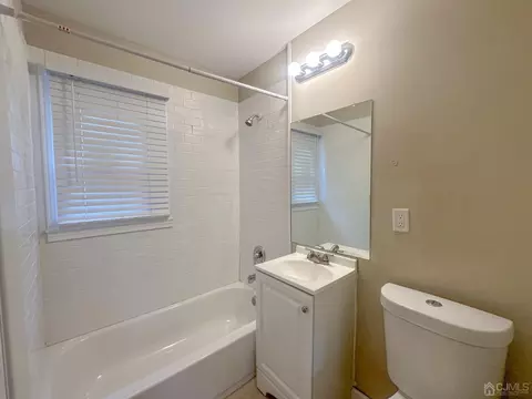 446 Old Post Rd, Edison, NJ 08817 photo 5