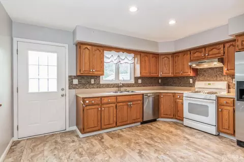 640 Bound Brook Rd, Middlesex, NJ 08846 photo 9