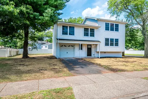 21 Brian Rd, Edison, NJ 08817 photo 2