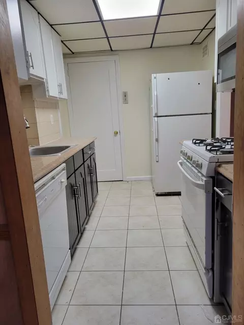 23 Macarthur Dr, Edison, NJ 08837 photo 3