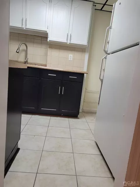 23 Macarthur Dr, Edison, NJ 08837 photo 4