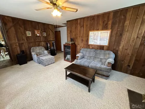 160 Barbara Pl, Middlesex, NJ 08846 photo 4