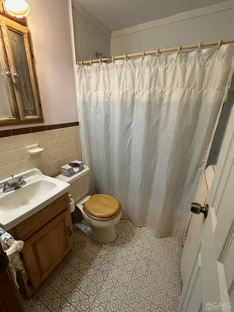 160 Barbara Pl, Middlesex, NJ 08846 photo 11