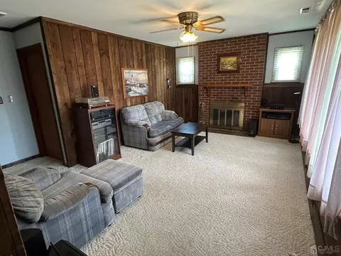 160 Barbara Pl, Middlesex, NJ 08846 photo 2