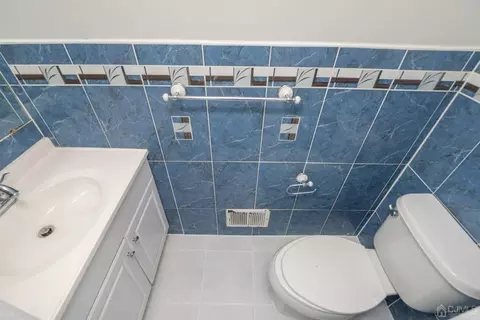 14 Snowflake Ln, Edison, NJ 08820 photo 11