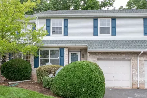 14 Snowflake Ln, Edison, NJ 08820 photo 2
