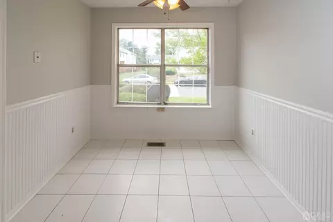 14 Snowflake Ln, Edison, NJ 08820 photo 5