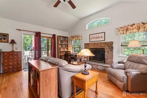 7 Ferris Rd, Edison, NJ 08817 photo 17