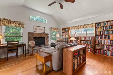 7 Ferris Rd, Edison, NJ 08817 photo 16