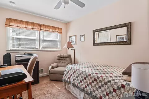 7 Ferris Rd, Edison, NJ 08817 photo 11