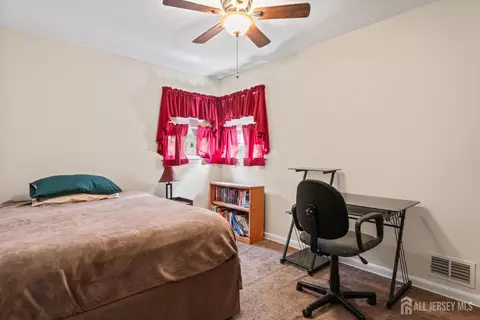 7 Ferris Rd, Edison, NJ 08817 photo 12
