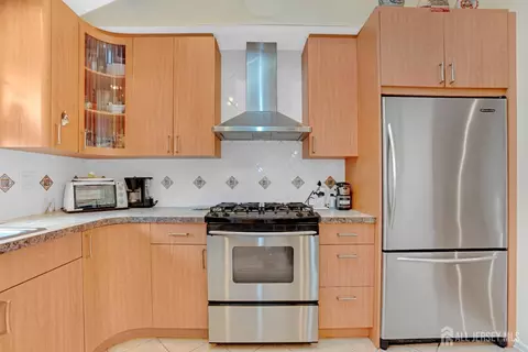 6 Herron Rd, Edison, NJ 08820 photo 12