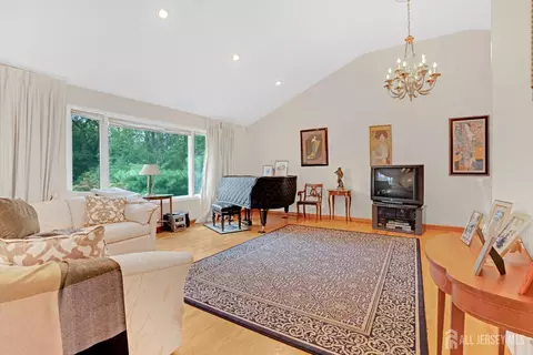 6 Herron Rd, Edison, NJ 08820 photo 5