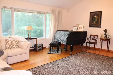 6 Herron Rd, Edison, NJ 08820 photo 17