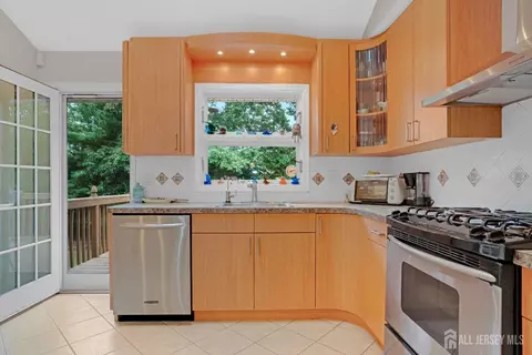 6 Herron Rd, Edison, NJ 08820 photo 10