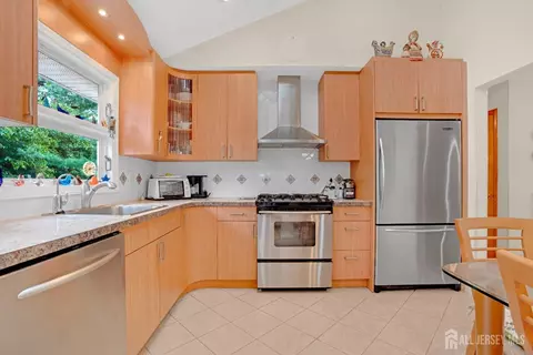 6 Herron Rd, Edison, NJ 08820 photo 9
