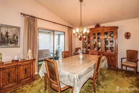33 Harmon Rd, Edison, NJ 08837 photo 7