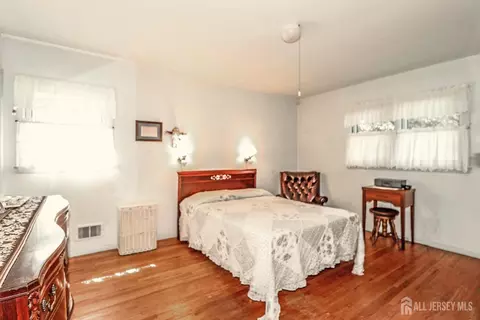 33 Harmon Rd, Edison, NJ 08837 photo 16