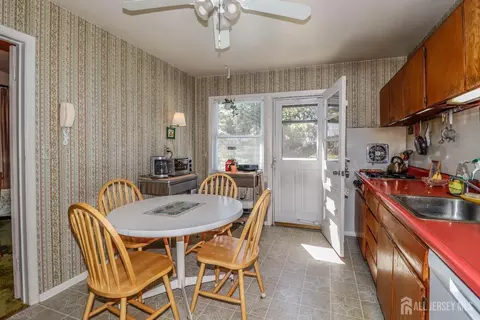 33 Harmon Rd, Edison, NJ 08837 photo 12