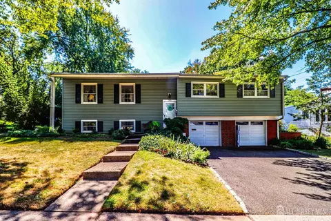 33 Harmon Rd, Edison, NJ 08837 photo 1