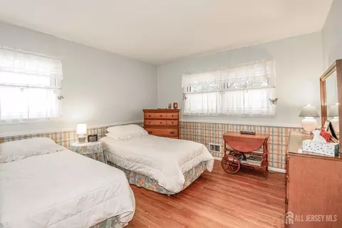 33 Harmon Rd, Edison, NJ 08837 photo 15