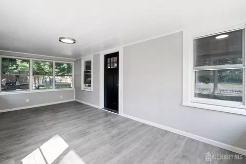 190 Shepherd Ave, Middlesex, NJ 08846 photo 3