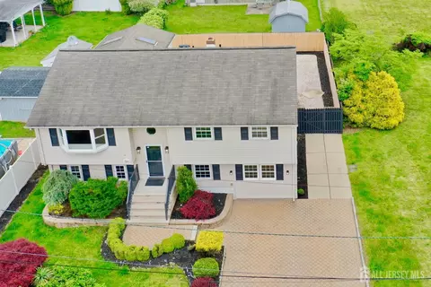 130 6th St, Middlesex, NJ 08846 photo 1