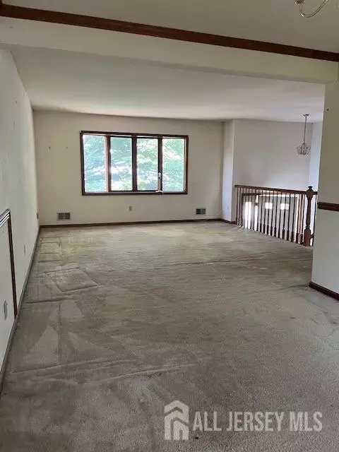 12 Rutherford Ct, Middlesex, NJ 08846 photo 7