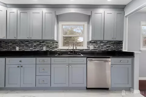 13 Becker Dr, Sayreville, NJ 08859 photo 10
