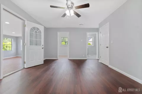 13 Becker Dr, Sayreville, NJ 08859 photo 21