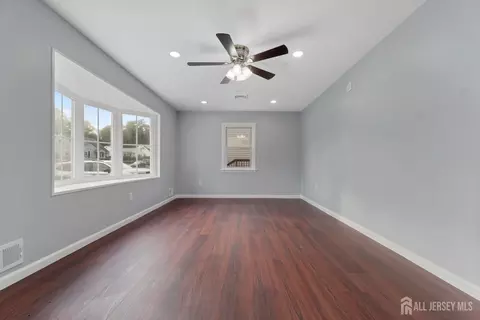 13 Becker Dr, Sayreville, NJ 08859 photo 3