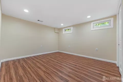 13 Becker Dr, Sayreville, NJ 08859 photo 35