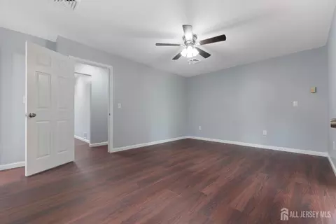 13 Becker Dr, Sayreville, NJ 08859 photo 22