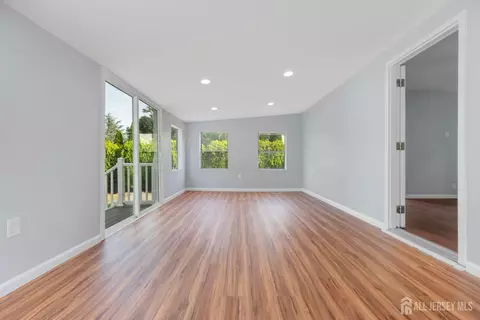 13 Becker Dr, Sayreville, NJ 08859 photo 27